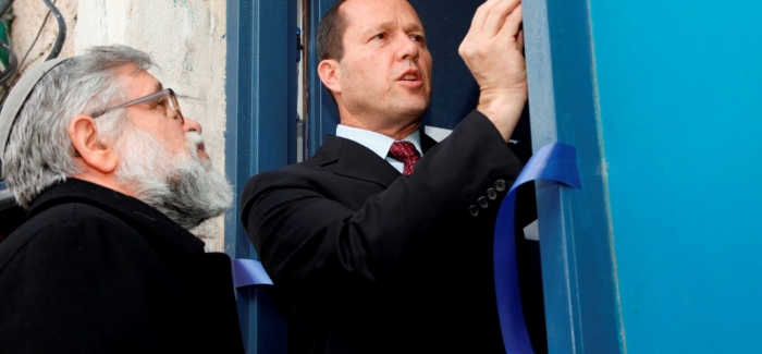 Jerusalem's Mayor Nir Barkat opens new course for ultra-Orthodox women.
